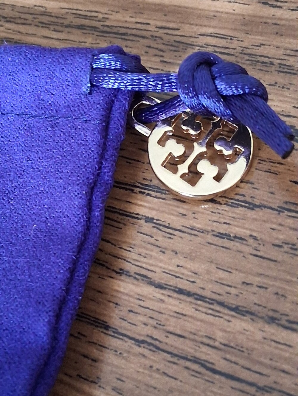 Tory Burch Miller Stud Hoops With Encircled Double T Logo NWOT - Picture 7 of 9